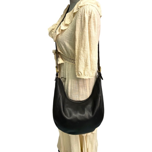 Coach Handbags - RARE Coach vintage authentic #4142 Wooster bag black leather gold buckle